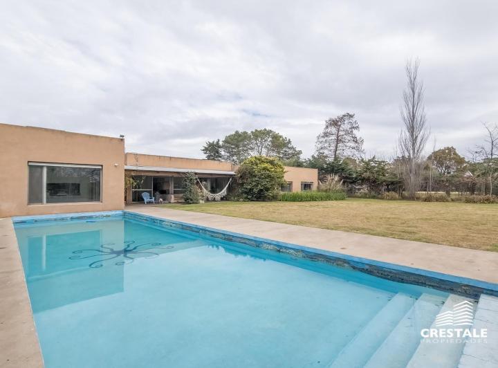 Casa · 200m² · 3 Ambientes · 2 Cocheras