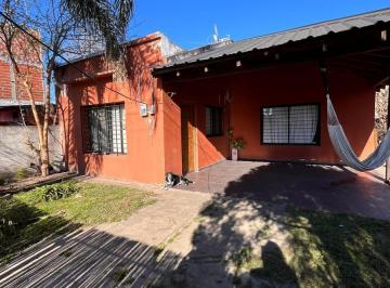 Casa · 150m² · 3 Ambientes · 1 Cochera · Casa en Venta Malvinas Argentinas 3 Ambientes