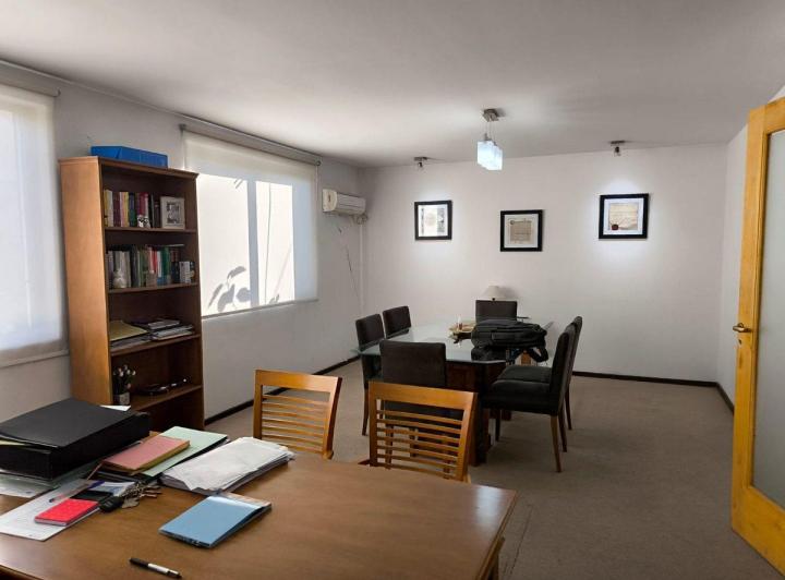 Oficina comercial · 182m²