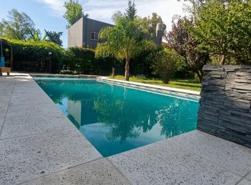 Quinta vacacional · 90m² · 3 Dormitorios · 3 Cocheras · Venta Quinta Pileta 2.500 Mt Lote Fco. Alvarez