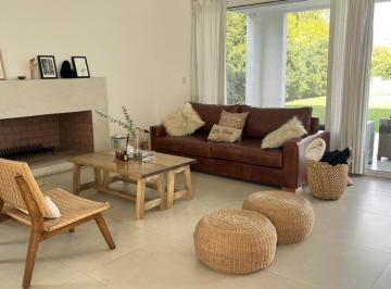 Casa · 400m² · 6 Ambientes · 2 Cocheras · Casa en Venta en El Barrio El Golf, Nordelta