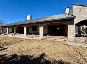 Casa · 343m² · 6 Ambientes · 2 Cocheras · Casa en Venta a Terminar, Guaymallén, Mendoza