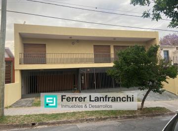 Casa · 418m² · 5 Ambientes · 5 Cocheras · Casa en Venta Parque Velez Sarsfield