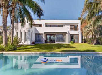 Casa · 342m² · 7 Ambientes · 8 Cocheras · Casa en Venta en Terravista