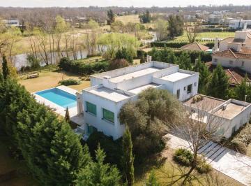 Casa · 290m² · 6 Ambientes · 6 Cocheras · Venta Casa Estancias del Pilar/barrio El Golf