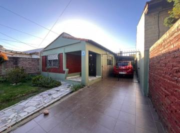 Casa · 141m² · 4 Ambientes · 2 Cocheras · Venta en Bloque 2 Casas en Lote Propio