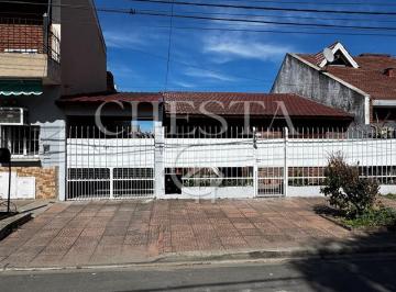 Casa · 90m² · 3 Ambientes · Casa Chalet en Venta en Campana, G. B. a. Zona Norte, Argentina