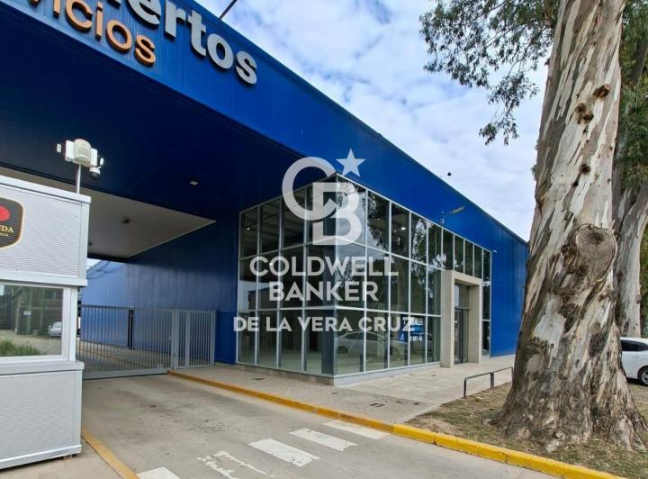 Local comercial · 211m²