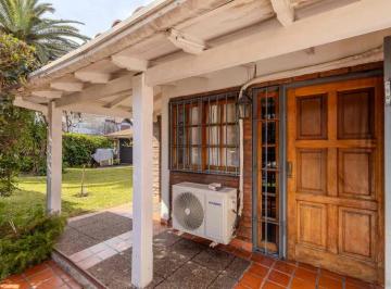 Casa · 179m² · 4 Ambientes · 3 Cocheras · Venta Casa Doble Acceso y Jardin Gran Terreno