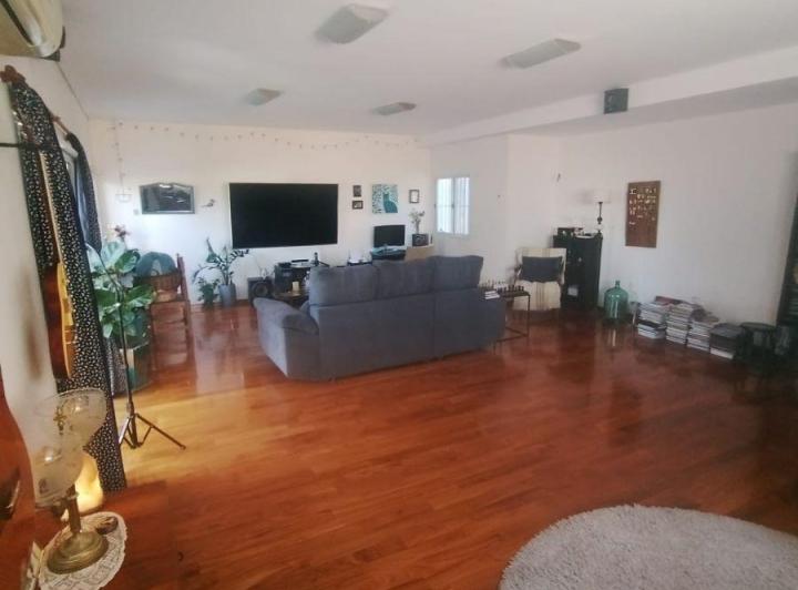 Casa · 221m² · 6 Ambientes