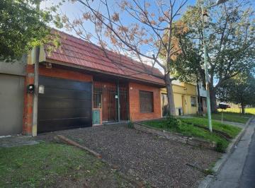 Casa · 141m² · 6 Ambientes · 1 Cochera · Casa en Venta