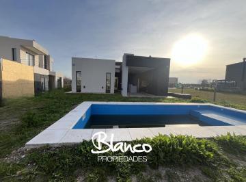 Casa · 154m² · 4 Ambientes · 2 Cocheras · Casa en Venta en Santa Lucia, Pilar del Este, Pilar