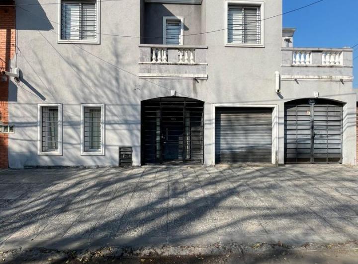 Casa · 188m² · 7 Ambientes · 2 Cocheras
