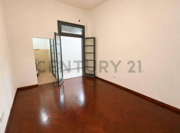 Departamento · 26m² · 1 Ambiente · Monoambiente en Alquiler Luminoso con Patio - Monserrat