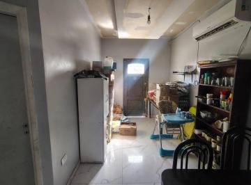 Casa de 3 ambientes, Avellaneda · Casa en Venta Oportunidad, Excelente Lote, No Se Inunda, Todos Los Servicios