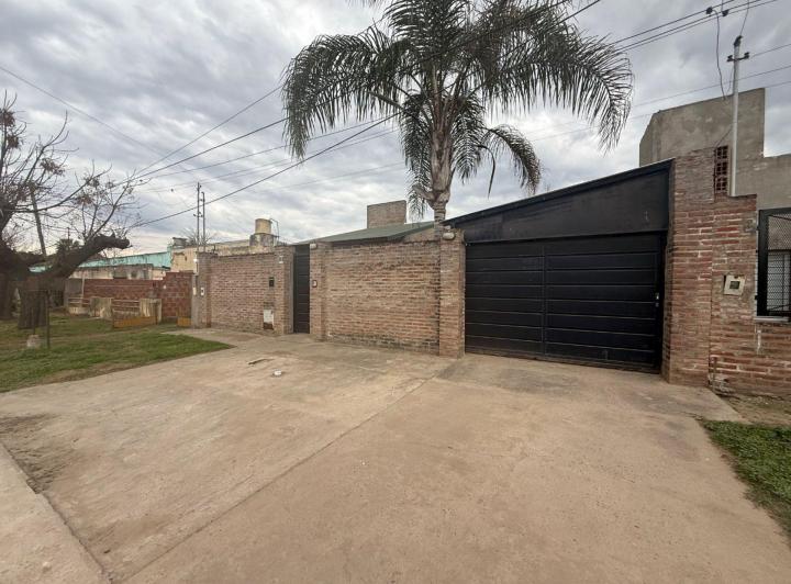 Casa · 97m² · 4 Ambientes · 2 Cocheras