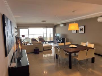 Departamento · 6 Ambientes · Departamento en Playa Brava