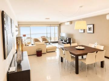 Departamento · 6 Ambientes · Departamento en Playa Brava