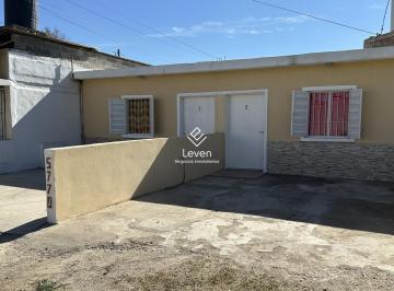 Casa · 104m² · 4 Ambientes · 4 Cocheras · Venta Dos Duplex 52 m² Cada Uno Bº 20 de Junio