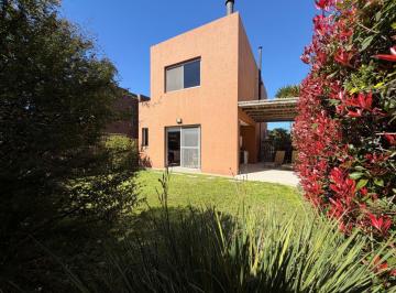Casa · 117m² · 4 Ambientes · 2 Cocheras · Venta Casa 4amb B°california Village Apto Credito