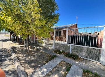 Casa · 145m² · 4 Ambientes · Venta de Casa y Departamento en Consreuiccion