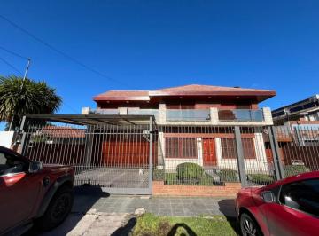 Casa · 420m² · 7 Ambientes · 6 Cocheras · Importante Chalet en Venta en La Florida