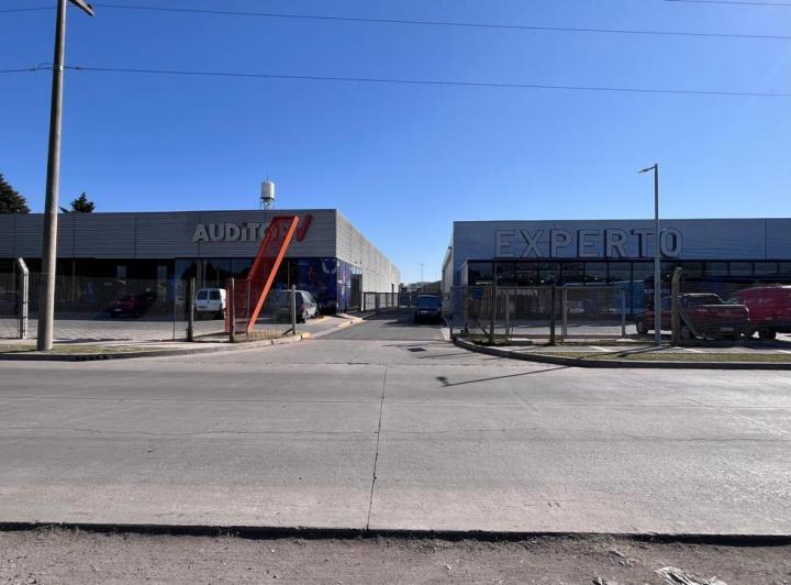 Local comercial · 1400m² · 1 Ambiente