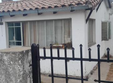 Casa de 5 ambientes, La Cumbre · Casa Antigua en Buen Estado