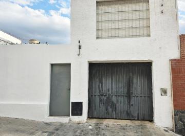 Departamento de 2 ambientes, Córdoba · Planta Alta - Patio Propio - 1 Dorm - a m de Av Sabattini - Ariza y Leartes - Sin Expensas