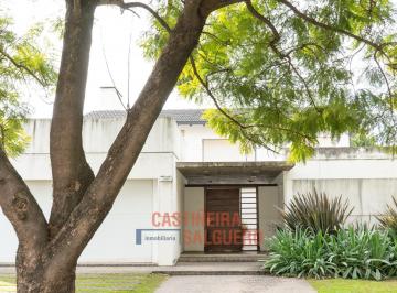 Casa · 1000m² · 8 Ambientes · 4 Cocheras · Casa en Venta en Jockey Club Córdoba