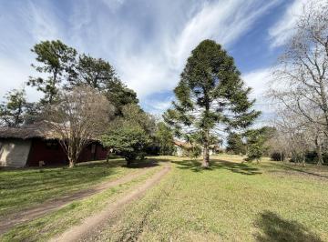 Campo · 1000m² · 8 Ambientes · Campo en Venta de 27 Hectáreas con Infraestructura Completa en Exaltación de La Cruz.