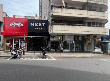 Local comercial · 160m² · 3 Ambientes · Local Al Frente por Calle San Luis con Excelente Potencial