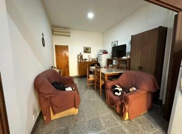 PH · 222m² · 5 Ambientes · 1 Cochera · PH en Venta Al Frente en Moron Apto Credito