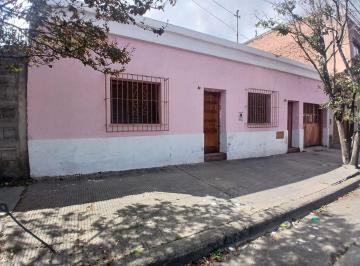 Casa · 140m² · 5 Ambientes · Venta Casa en Terreno de 236 m² B° Mariano Moreno