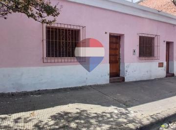Casa · 140m² · 5 Ambientes · Venta Casa en Terreno de 236 m² B° Mariano Moreno