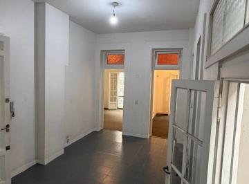 Oficina comercial de 3 ambientes, Belgrano · Oficina Comercial en Belgrano, Apto Profesional y Consultorio!