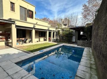 Casa · 218m² · 6 Ambientes · 2 Cocheras · Casa - Lomas de Zamora Oeste