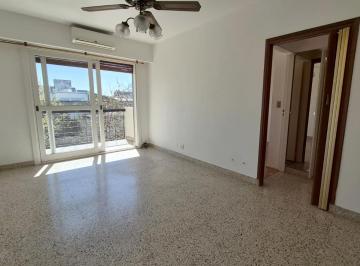 Departamento · 38m² · 2 Ambientes · Alquiler Departamento 2 Ambientes en Floresta con Balcón