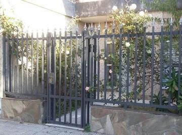 Casa de 4 ambientes, Ciudad de Santa Fe · Casa de Tres Dorm. en Venta en La Ciudad de Santa Fe
