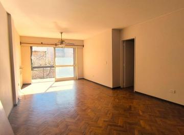 Departamento · 109m² · 4 Dormitorios · Departamento Cuatro Dorm., con Balcón y Vistas a Peatonal Sarmiento.