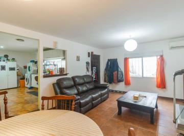 Casa · 282m² · 9 Ambientes · 1 Cochera · Venta 2 Casas 4 Y3 Dorm en Terreno de 1223 m² Unión