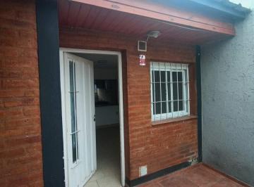 Casa · 60m² · 3 Ambientes · 1 Cochera · Alquiler. Dos Dorm.. Villa Azalaiz