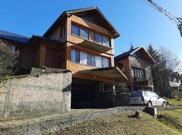 Casa · 600m² · 6 Ambientes · 1 Cochera · Oportunidad! Amplia Casa 5 Dorm. Zona Urbana Ideal Familiar/hostel Vista Panoramica Bariloche