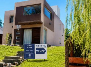 Casa · 125m² · 5 Ambientes · 1 Cochera · Venta | Casa | 5 Ambientes | Mar Azul | Costa Atlantica | Dos Familias | Pileta