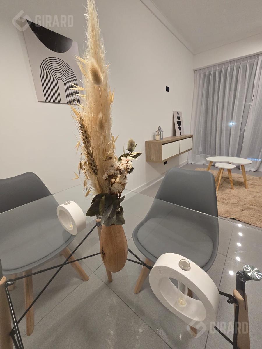 Departamento de 2 ambientes con dependencia y toilette de servicio, 50m²