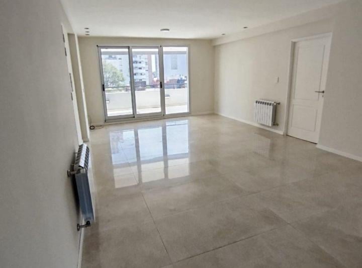 Departamento · 130m² · 6 Ambientes · 1 Cochera