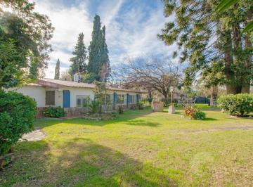 Quinta vacacional · 321m² · 4 Ambientes · 2 Cocheras · Quinta en Venta en General Rodríguez | 2 Viviendas, Quincho y Piscina Climatizada