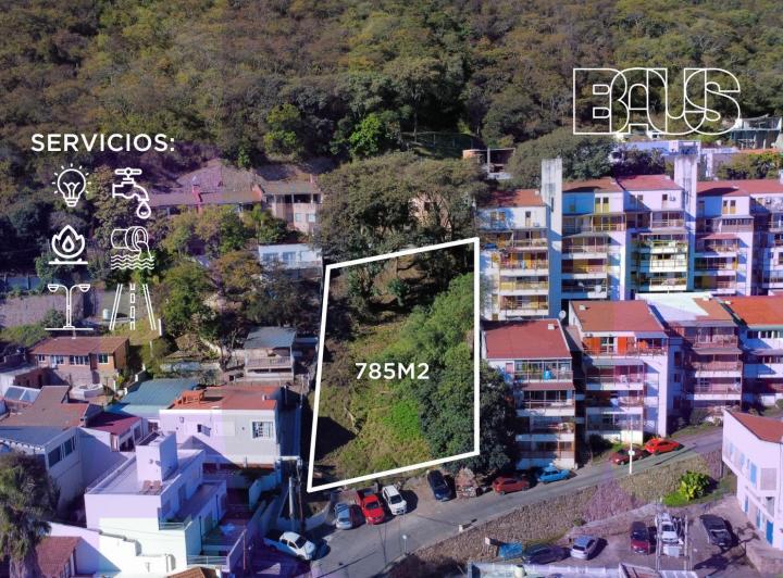Terreno · 785m²