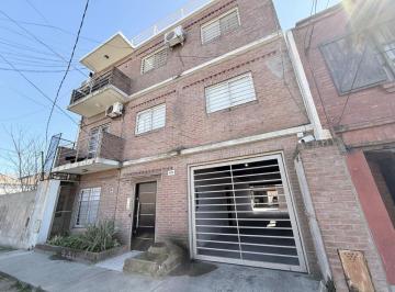 Departamento de 3 ambientes, Quilmes · Depto 3 Amb con Cochera Apto Credito 2do Piso por Escalera