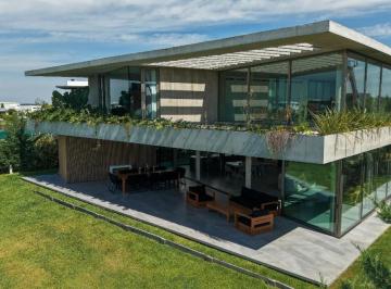 Casa · 340m² · 6 Ambientes · 2 Cocheras · Casa Al Lago en El Barrio Costas Puertos